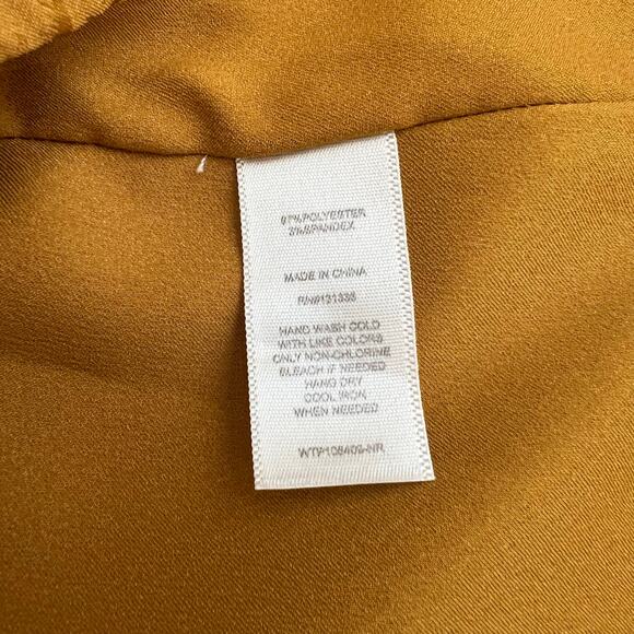 Socialite scalloped v-neck floral brocade tank top yellow gold - Picture 7 of 7